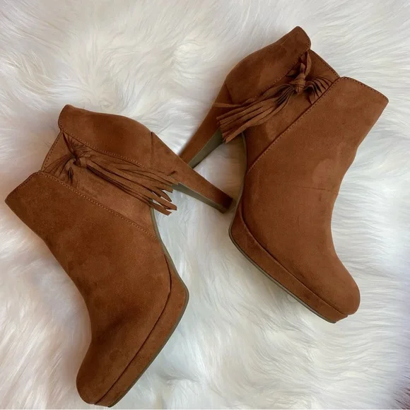 🔥CCO SALE🔥 Unlisted by Kenneth Cole “Film Star” Bootie - Picture 2 of 13